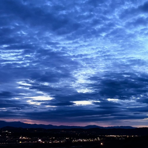 Blue dusk clouds over a Southern California horizon